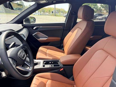 Certified 2025 Audi Q3 2.0T Premium w/ Convenience Package AWD/4WD image 7