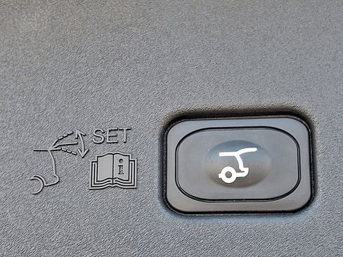 Used 2024 Lincoln Nautilus Reserve w/ Equipment Group 202A image 28