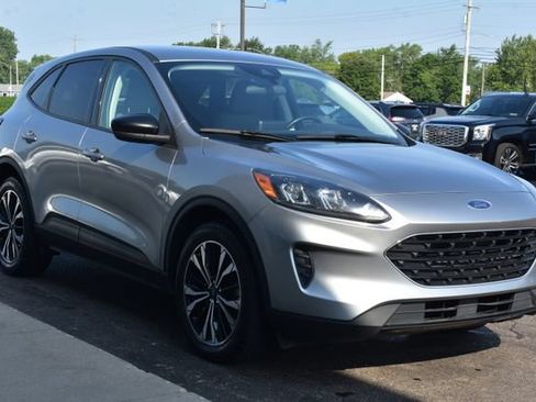 Used 2022 Ford Escape SE w/ SE Sport Appearance Package AWD/4WD image 11