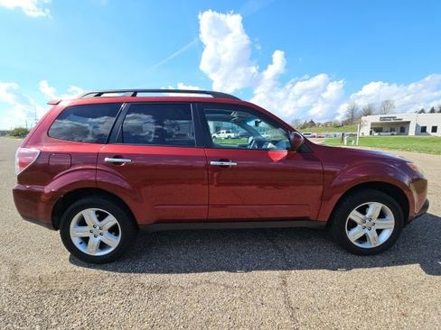 Used 2010 Subaru Forester 2.5X Limited image 2