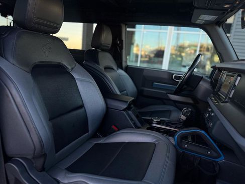 Used 2022 Ford Bronco Black Diamond w/ Sasquatch Package image 15