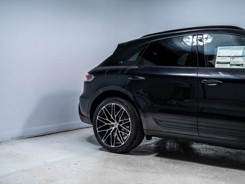 New 2026 Porsche Macan AWD/4WD image 11