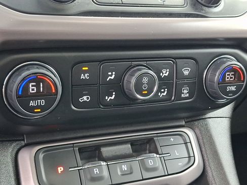 Used 2023 GMC Acadia AT4 w/ Technology Package AWD/4WD image 19