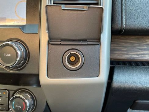 Used 2019 Ford F150 Lariat w/ Trailer Tow Package AWD/4WD image 33