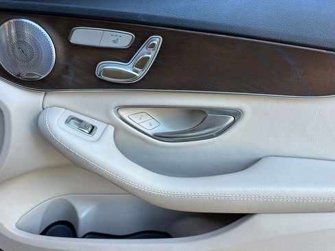 Used 2019 Mercedes-Benz C 300 4MATIC Sedan image 19