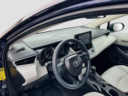 Used 2022 Toyota Corolla LE FWD image 9
