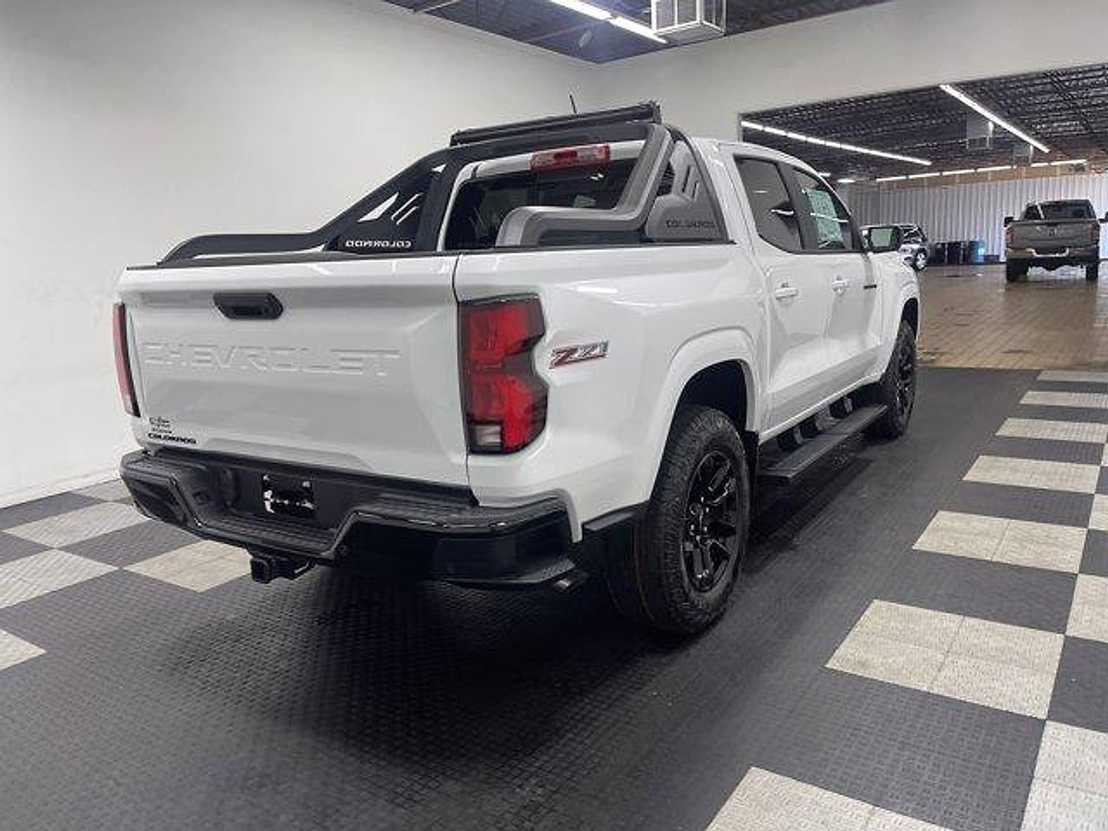 New 2026 Chevrolet Colorado Z71 w/ Midnight Edition AWD/4WD image 4