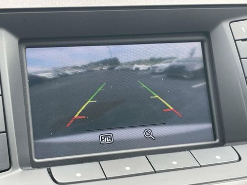 Used 2015 Ford Taurus SEL FWD image 26