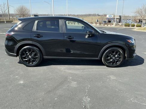 Used 2025 Honda HR-V Sport image 2