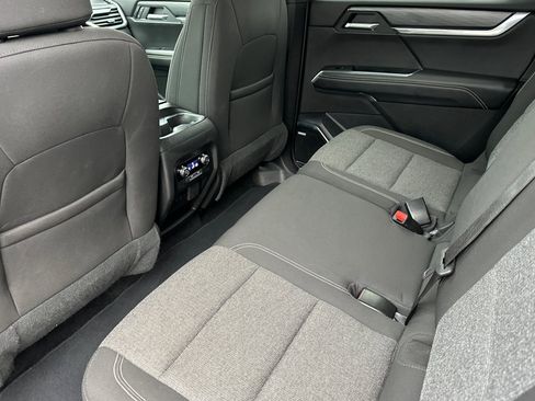 Used 2025 GMC Acadia Elevation image 12