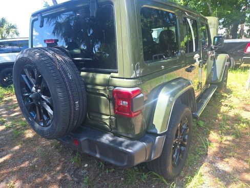 Used 2023 Jeep Wrangler Unlimited Sahara w/ Cold Weather Group AWD/4WD image 9