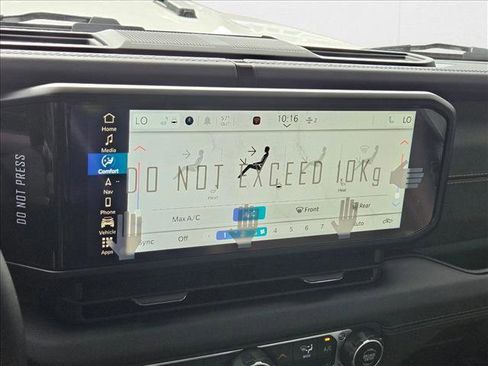 New 2025 Jeep Gladiator Mojave w/ Convenience Group image 11