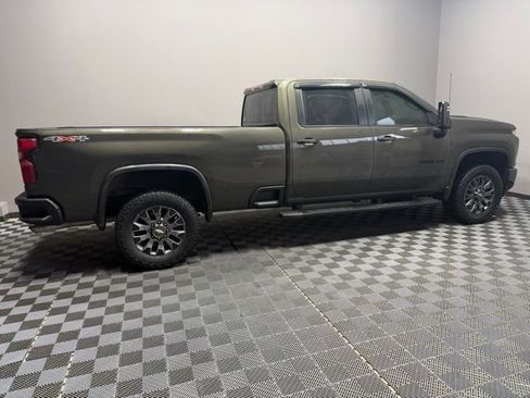 Used 2022 Chevrolet Silverado 2500 Custom w/ Custom Convenience Package image 7