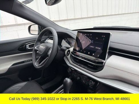 Used 2025 Jeep Compass Limited AWD/4WD image 38