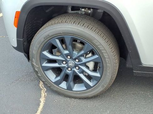 New 2026 Jeep Grand Cherokee Limited AWD/4WD image 18