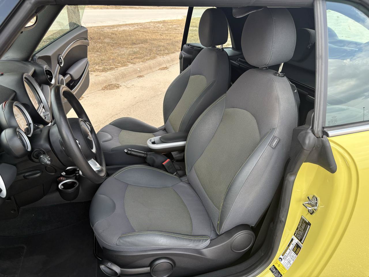 Used 2009 MINI Cooper Convertible FWD image 35