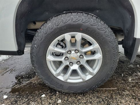 Used 2025 Chevrolet Silverado 1500 LT image 5