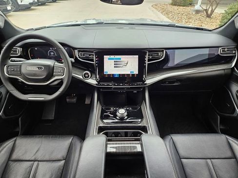 Used 2022 Jeep Wagoneer Series II image 12