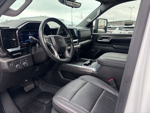 Used 2025 Chevrolet Silverado 2500 LTZ AWD/4WD image 8