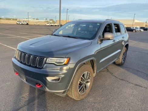 Used 2017 Jeep Grand Cherokee Trailhawk w/ Trailhawk Luxury Group image 2