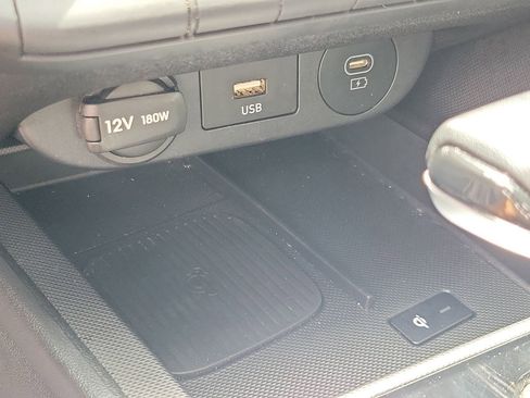 Used 2025 Hyundai Elantra SEL FWD image 27