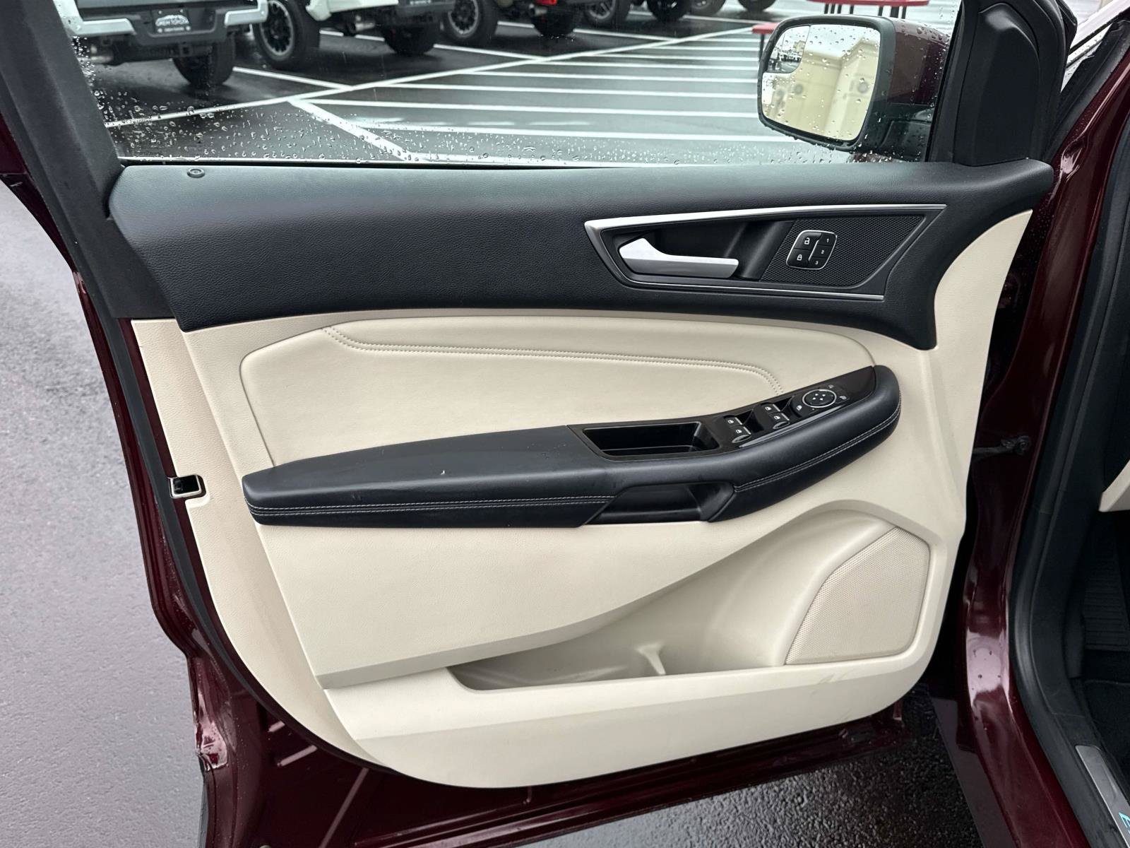 Used 2018 Ford Edge Titanium w/ Technology Package AWD/4WD image 13