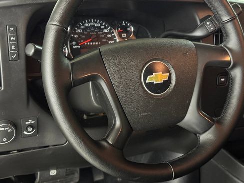 Used 2016 Chevrolet Express 2500 RWD image 46