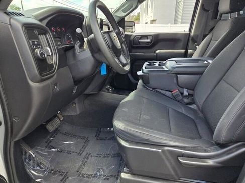 Used 2019 Chevrolet Silverado 1500 Custom w/ Custom Value Package image 5