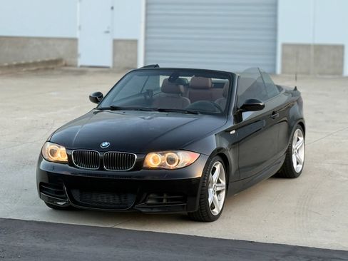 Used 2009 BMW 135i Convertible RWD image 32
