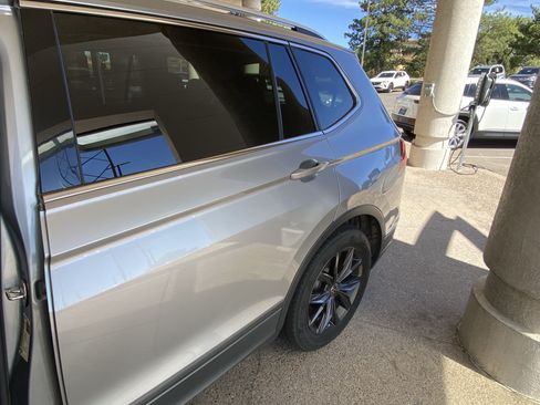 Used 2023 Volkswagen Tiguan SE w/ Panoramic Sunroof Package FWD image 52