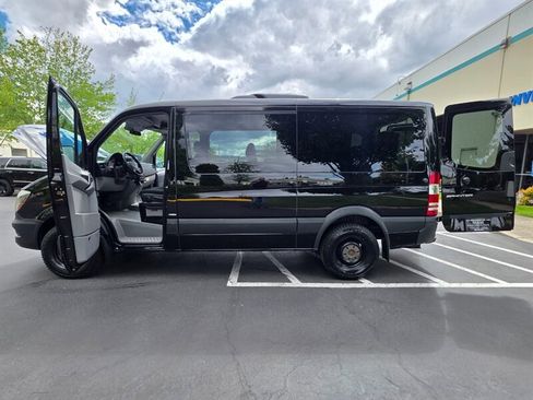 Used 2016 Mercedes-Benz Sprinter 2500 image 23