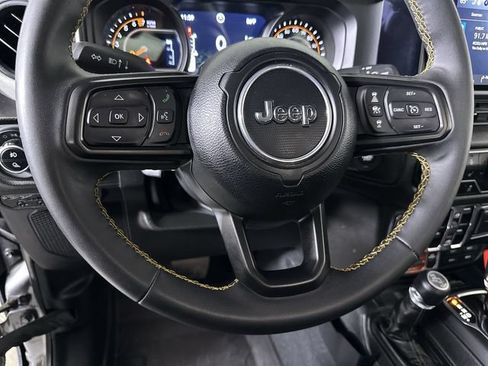 Used 2024 Jeep Gladiator Sport AWD/4WD image 11