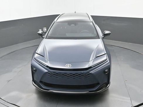 Used 2025 Toyota Crown Signia w/ Advanced Technology Package image 29