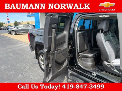 Used 2017 Chevrolet Colorado Z71 AWD/4WD image 49