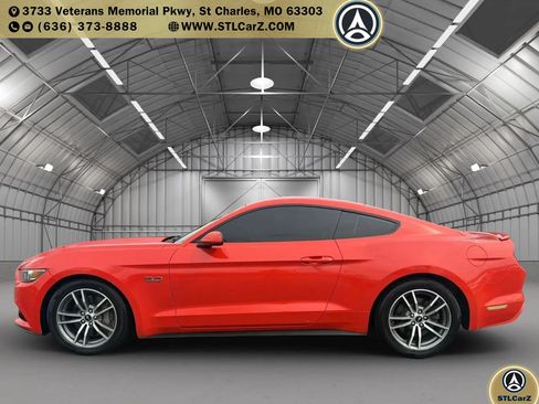 Used 2015 Ford Mustang GT RWD image 5