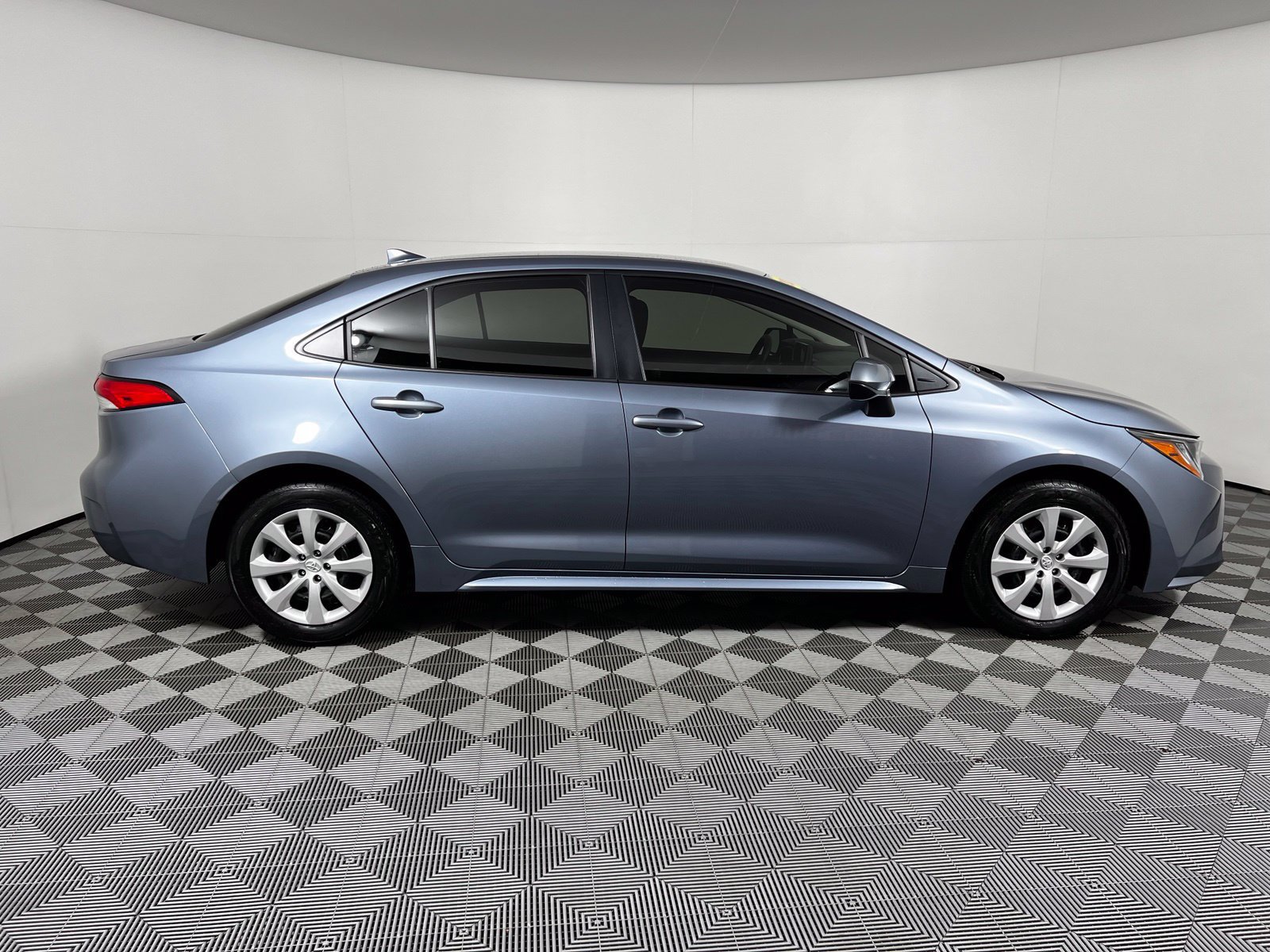 Used 2026 Toyota Corolla LE FWD image 4