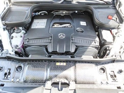 New 2025 Mercedes-Benz GLS 580 4MATIC image 30
