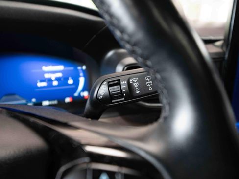 Used 2023 Ford Explorer Platinum w/ Technology Package AWD/4WD image 14