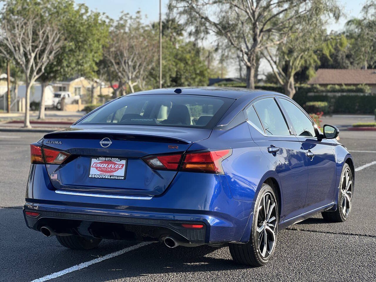 Used 2023 Nissan Altima 2.5 SR w/ SR Premium Package FWD image 18