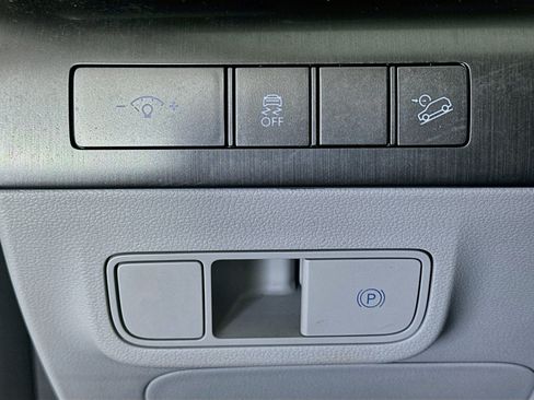 Used 2025 Hyundai Kona SEL AWD/4WD image 17