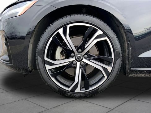 Used 2024 Volvo S60 B5 Plus FWD image 11