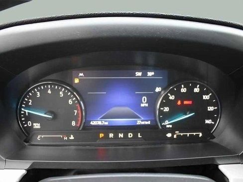 Used 2022 Ford Explorer XLT w/ Equipment Group 202A image 14