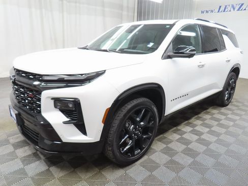 Used 2024 Chevrolet Traverse RS w/ LPO, Floor Liner Package image 6