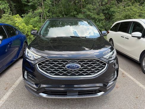 Used 2020 Ford Edge Titanium w/ Equipment Group 301A AWD/4WD image 2
