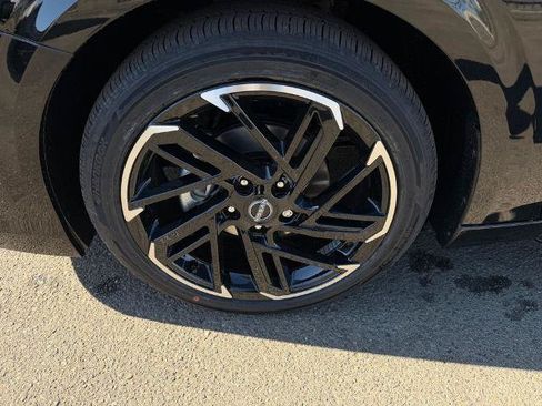 New 2026 Nissan Sentra SR w/ SR Premium Package FWD image 9