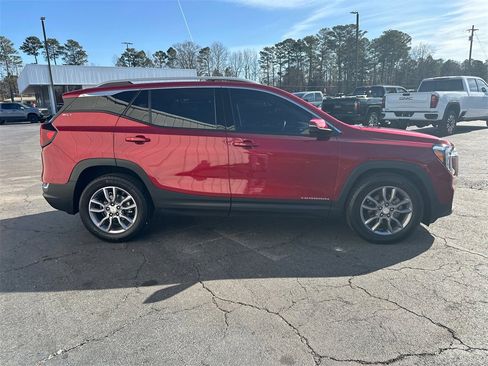 Used 2023 GMC Terrain SLT image 5