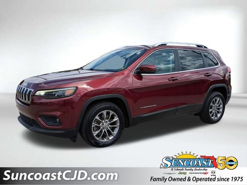 Certified 2020 Jeep Cherokee Latitude Plus w/ Comfort/Convenience Group FWD image 1