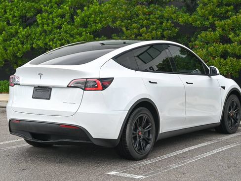 Used 2020 Tesla Model Y Long Range AWD/4WD image 4