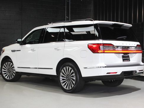 Used 2021 Lincoln Navigator Reserve w/ Luxury Package image 11