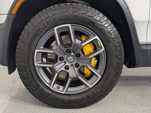 Used 2023 Rivian R1S Adventure AWD/4WD image 11